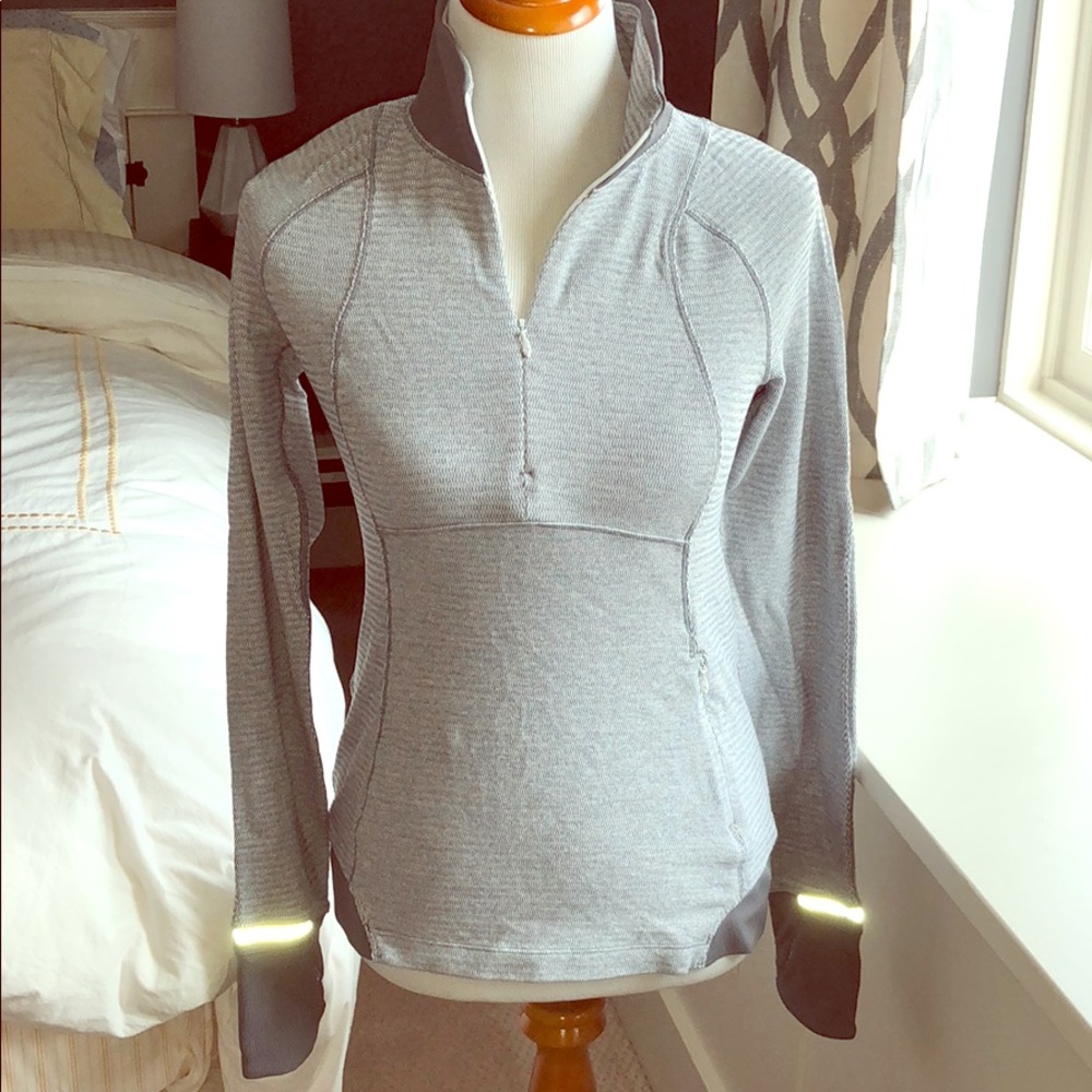 Lululemon Gray/White Pullover
